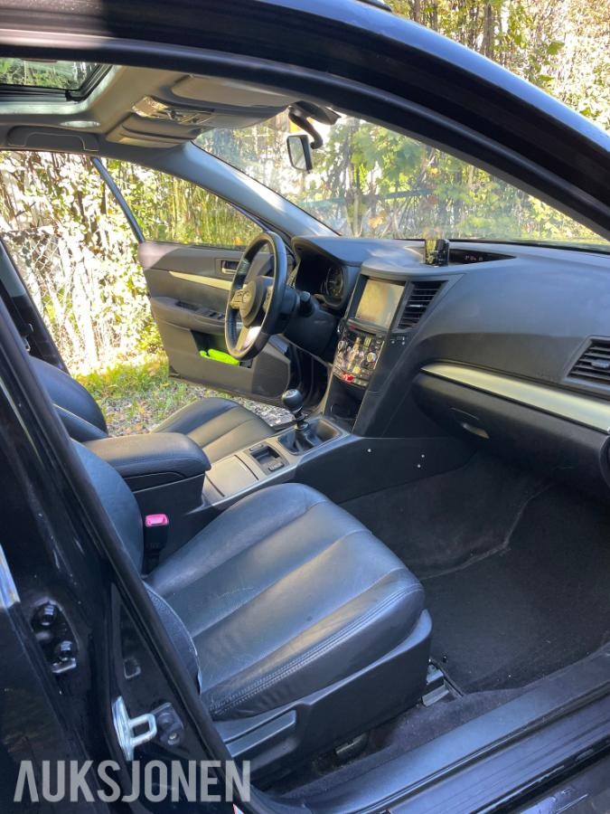 2010 Subaru Outback 2.0d topp utstyr