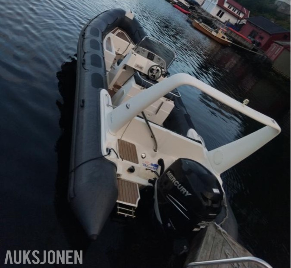 2010 25 fots Valiant 750 med Mercury 250HK