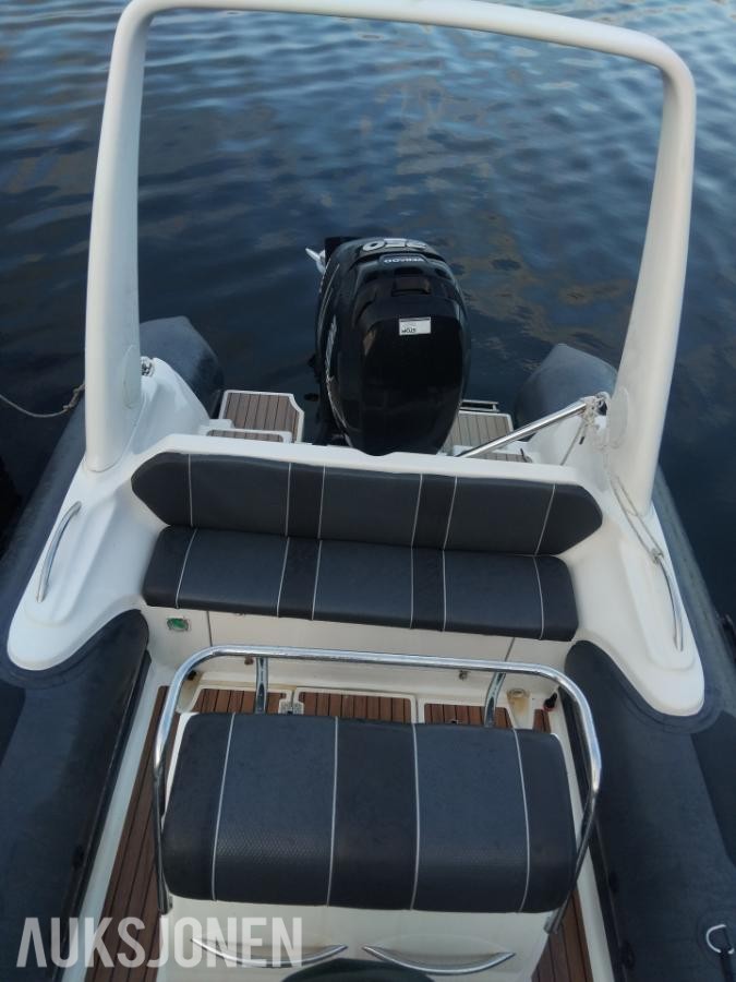 2010 25 fots Valiant 750 med Mercury 250HK