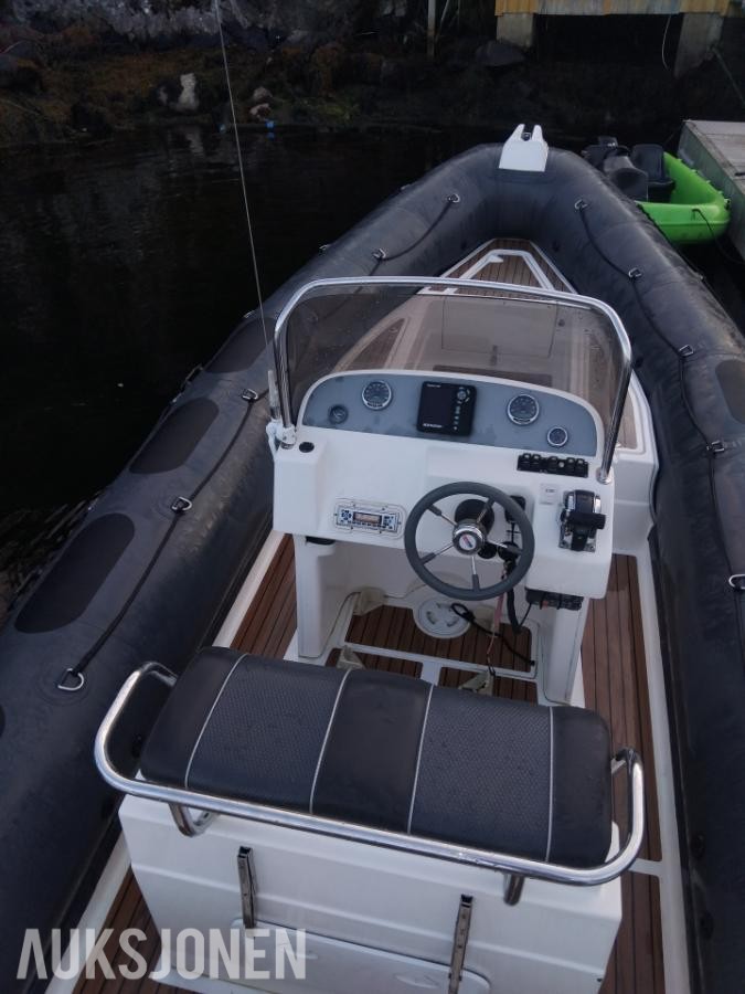 2010 25 fots Valiant 750 med Mercury 250HK