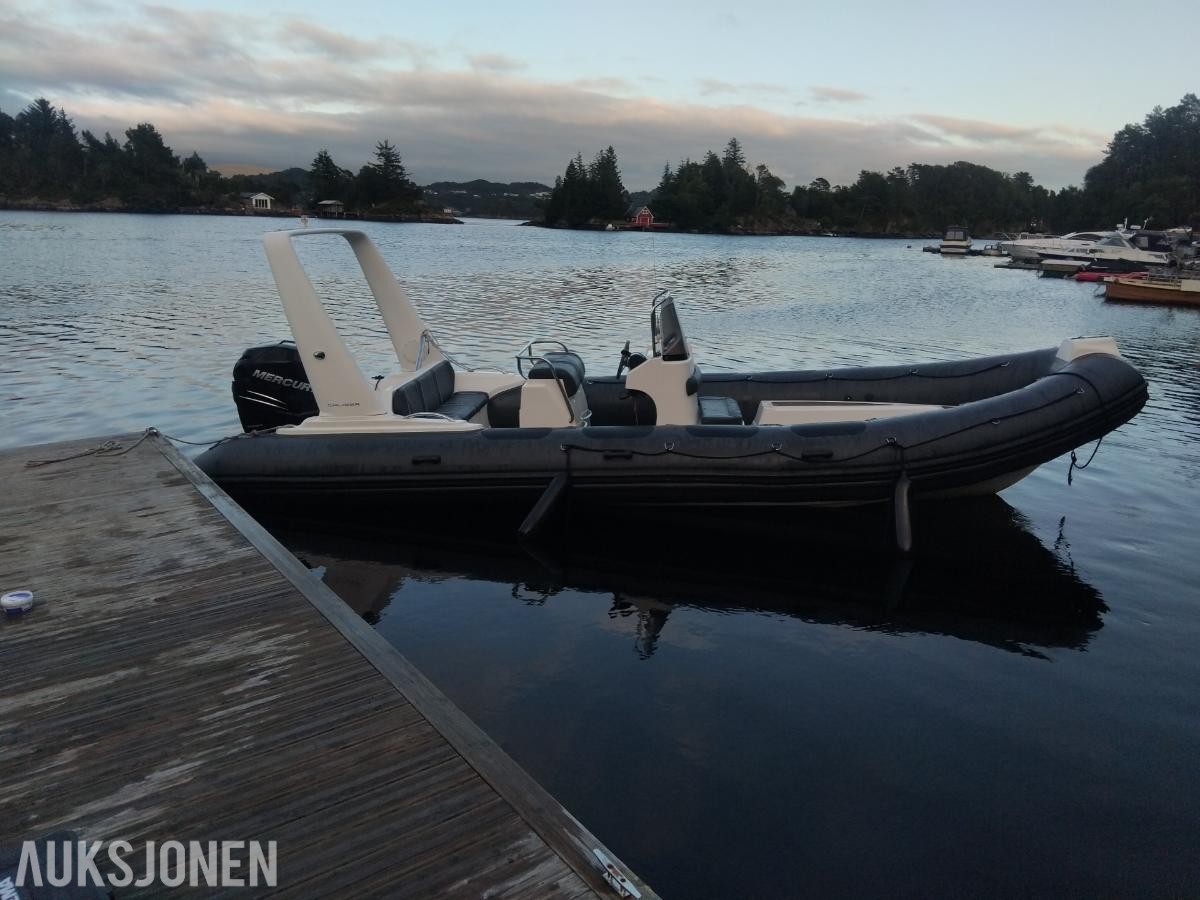 2010 25 fots Valiant 750 med Mercury 250HK