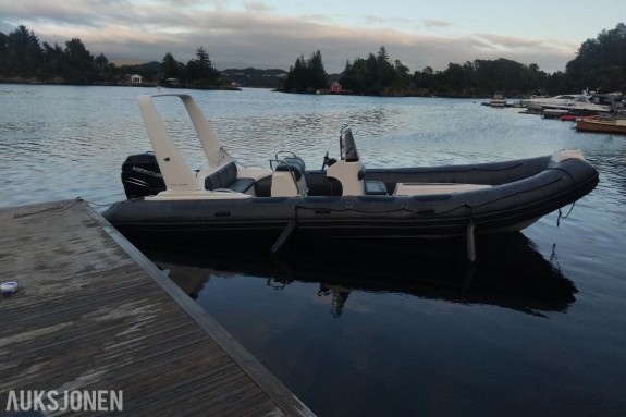 2010 25 fots Valiant 750 med Mercury 250HK