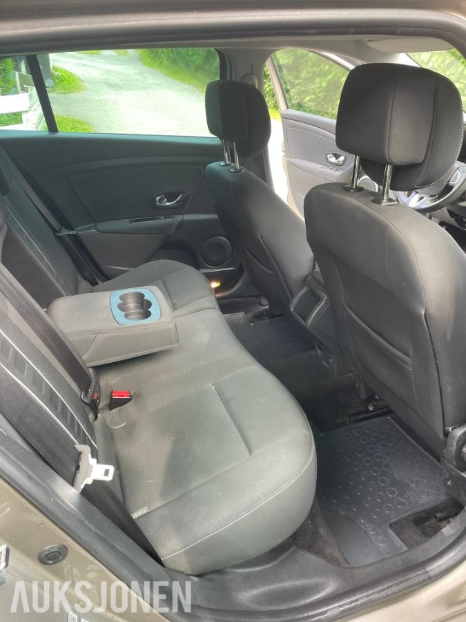 2014 Renault MEGANE 1.5-110 lav km 92.000 km - Rep objekt