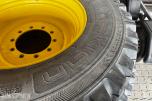 2018 John Deere Nokian Tri2 540/65 R30 + 650/65 R42 med pigg
