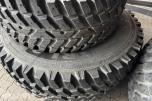 2018 John Deere Nokian Tri2 540/65 R30 + 650/65 R42 med pigg