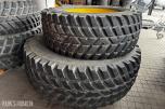 2018 John Deere Nokian Tri2 540/65 R30 + 650/65 R42 med pigg
