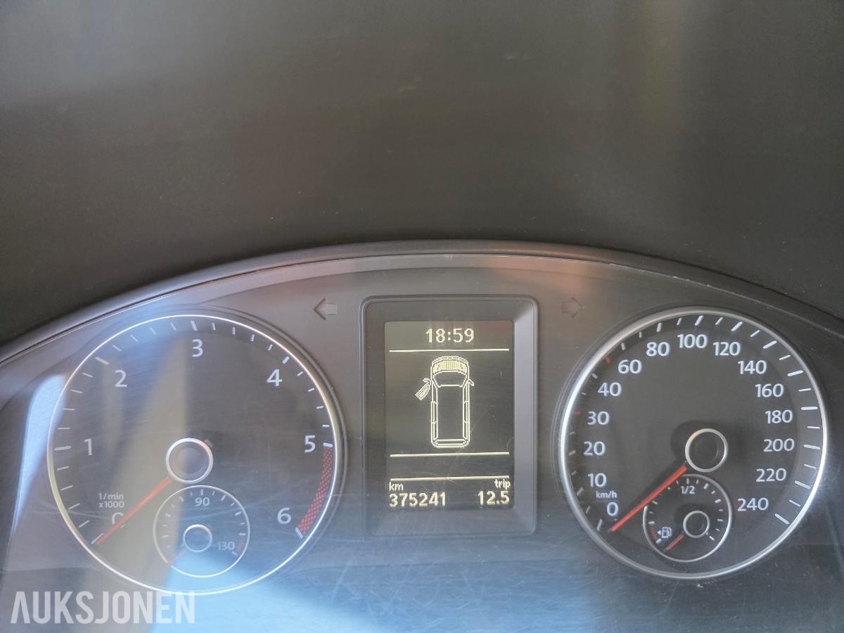 2011 Volkswagen Caravelle 2.0 Diesel, Hengerfeste