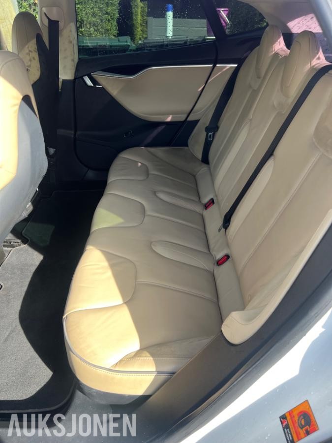 2013 Tesla Model S - Reparasjonsobjekt