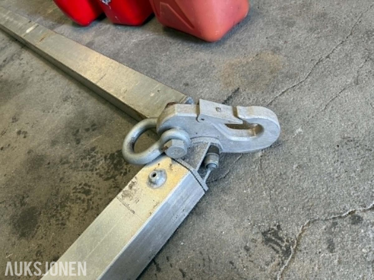 2015 Technomek Aluminium Lifting frame
