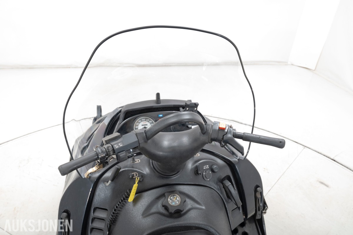 2000 Lynx 6900 FCE snøscooter med bagasjeboks og krok