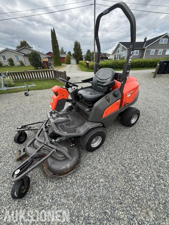 2011 Husqvarna 520D 4x4 parkklipper med klippebredde 132 cm