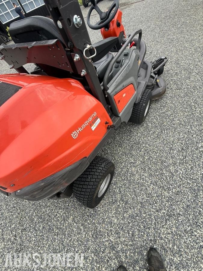 2011 Husqvarna 520D 4x4 parkklipper med klippebredde 132 cm
