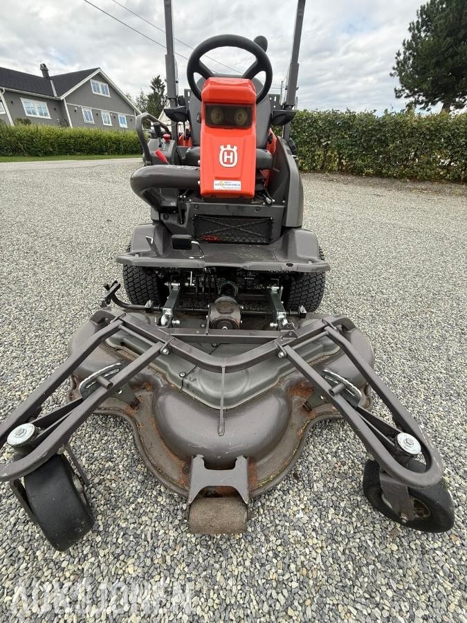 2011 Husqvarna 520D 4x4 parkklipper med klippebredde 132 cm