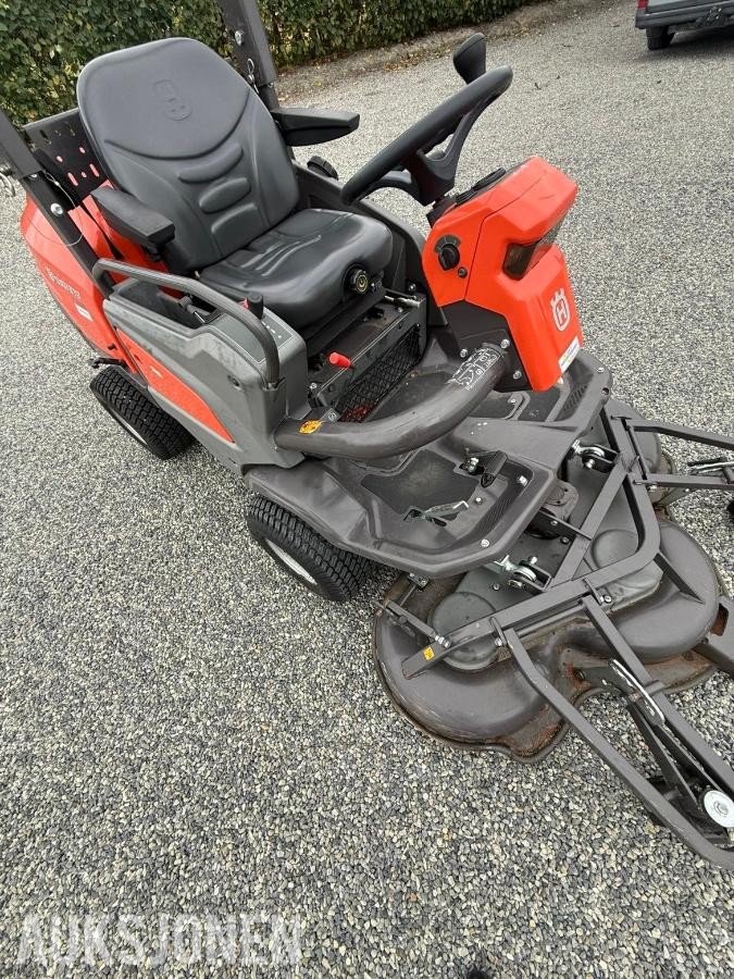 2011 Husqvarna 520D 4x4 parkklipper med klippebredde 132 cm
