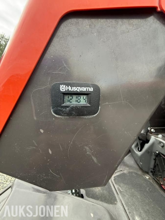 2011 Husqvarna 520D 4x4 parkklipper med klippebredde 132 cm
