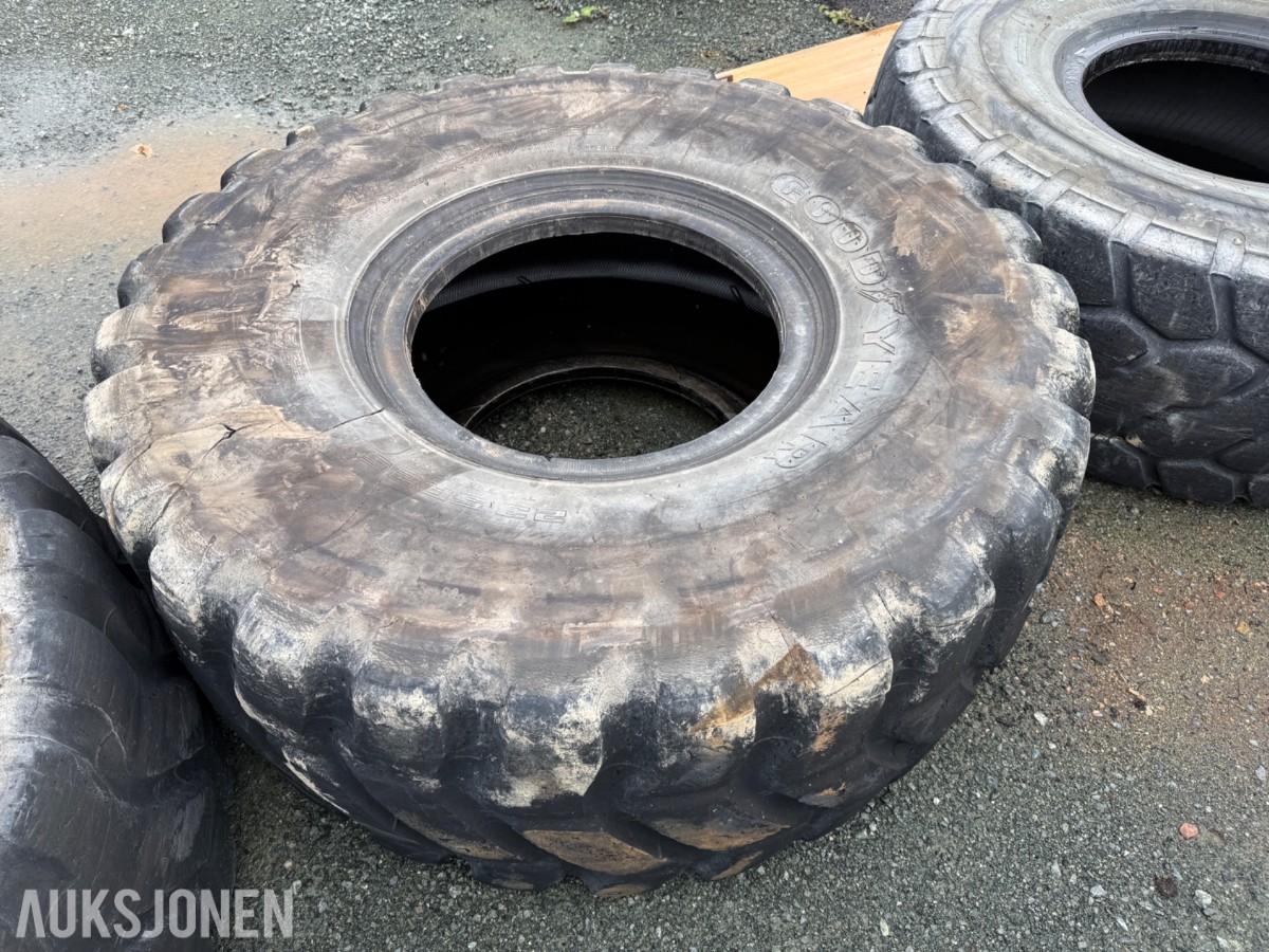 4 stk. anleggsdekk 23.5 R25 – uten felg