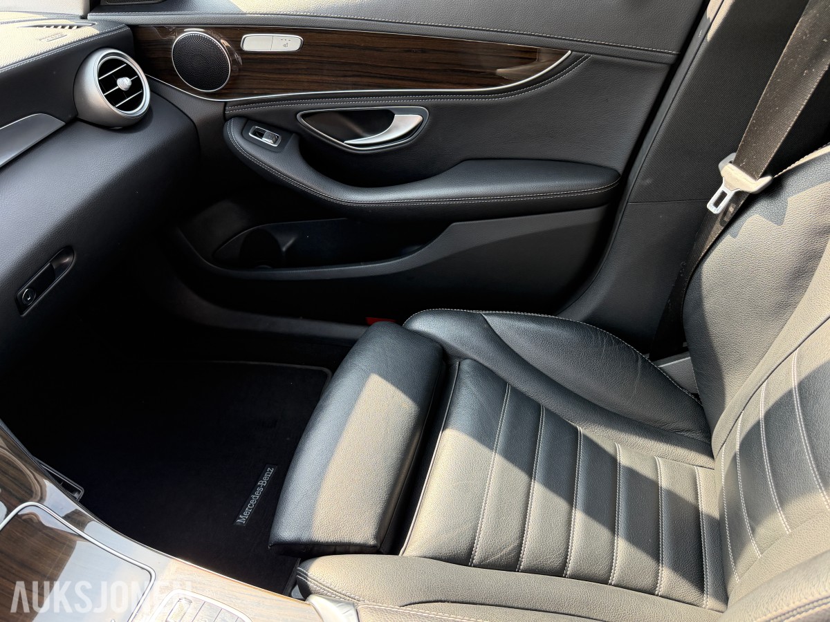 2015 Mercedes-Benz C-Klasse C 250 BLUETEC 2.1-204 D 4MATIC
