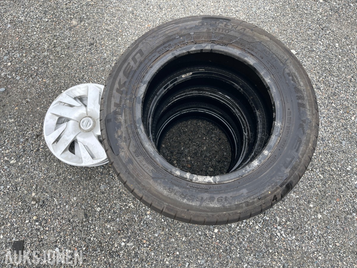 4 stk Falken sommerdekk 195/65 R15 med Nissan hjulkapsler