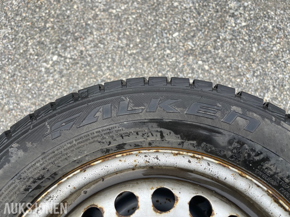 4 stk Falken vinterhjul 195/65 R15 på stålfelg