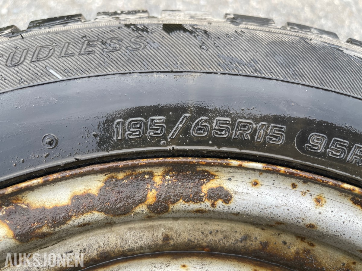 4 stk Falken vinterhjul 195/65 R15 på stålfelg