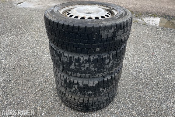 4 stk Falken vinterhjul 195/65 R15 på stålfelg