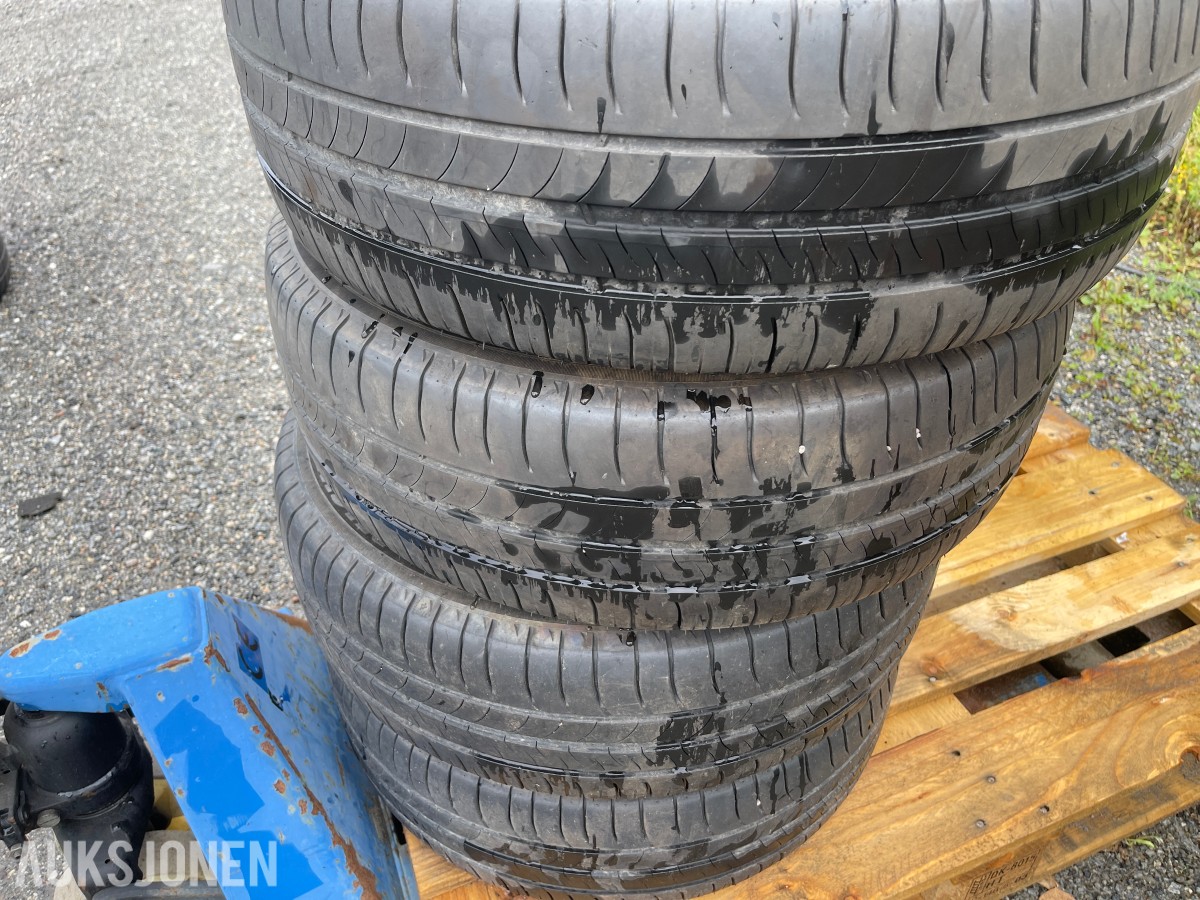4 stk Michelin sommerdekk 205/60 R16 96H på stålfelg