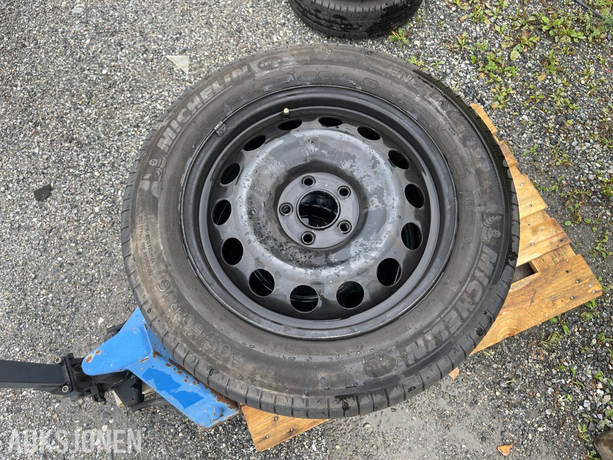 4 stk Michelin sommerdekk 205/60 R16 96H på stålfelg