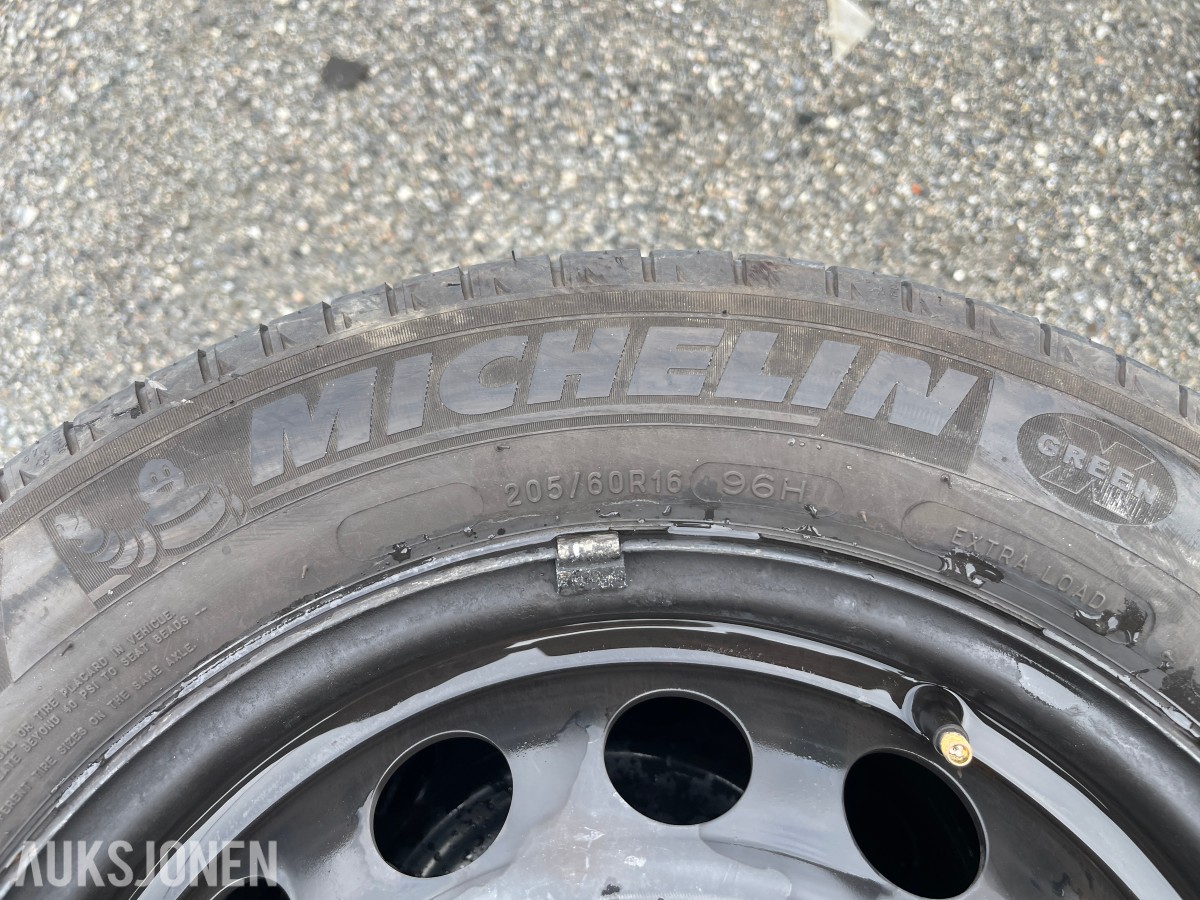 4 stk Michelin sommerdekk 205/60 R16 96H på stålfelg