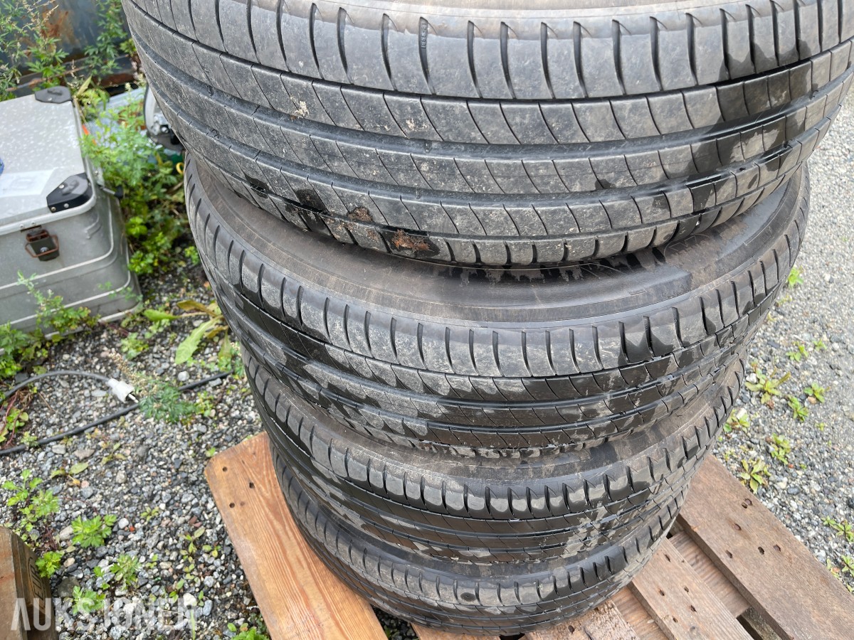 4 stk Michelin Primacy 3 sommerhjul 215/65 R16 på stålfelg