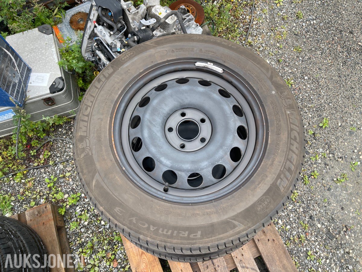 4 stk Michelin Primacy 3 sommerhjul 215/65 R16 på stålfelg