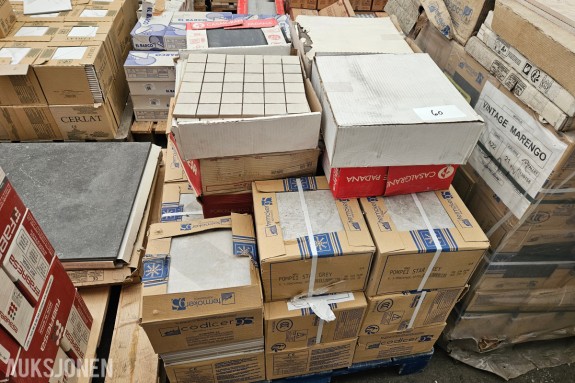 Blandet restparti fliser - flere merker (Arpa, Casalgrande Padana, Codicer 95, Pamesa m.fl.) - diverse format
