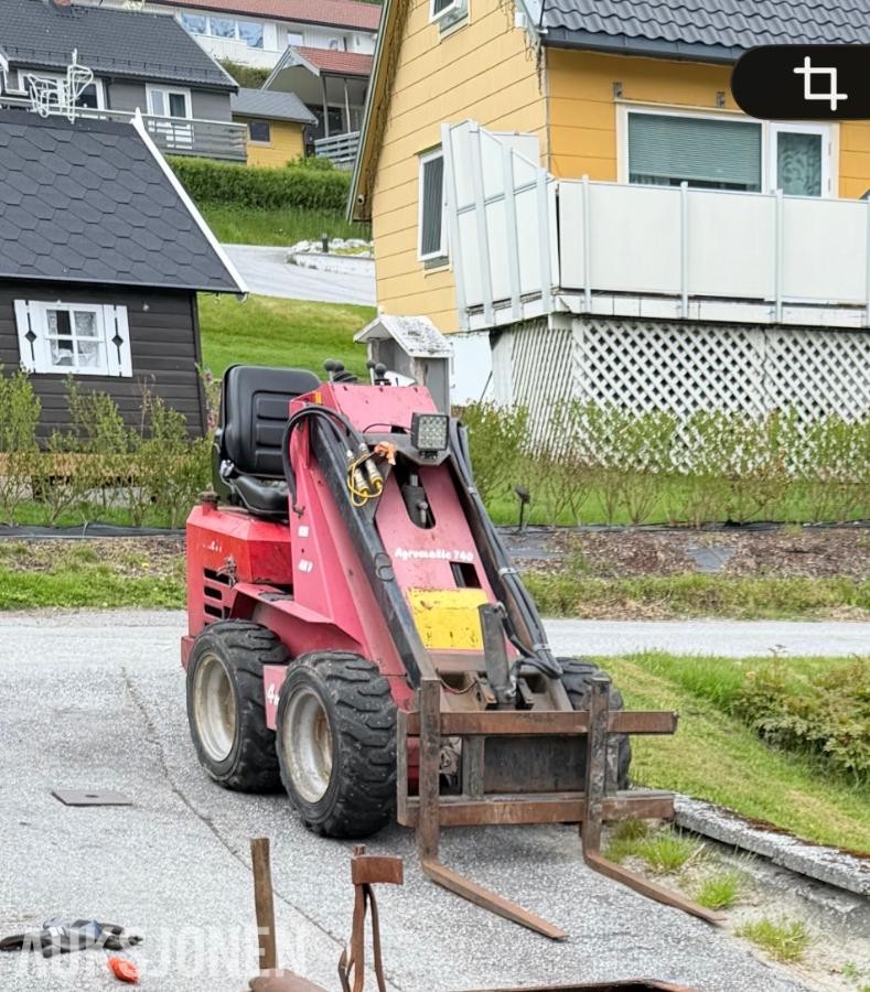 agromatic 740 minilaster, med skuffe og gafler 