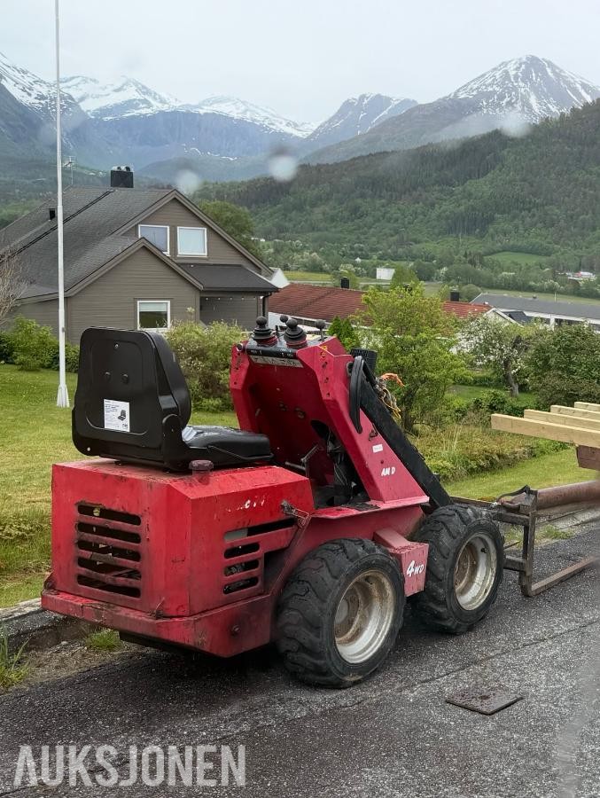 agromatic 740 minilaster, med skuffe og gafler 