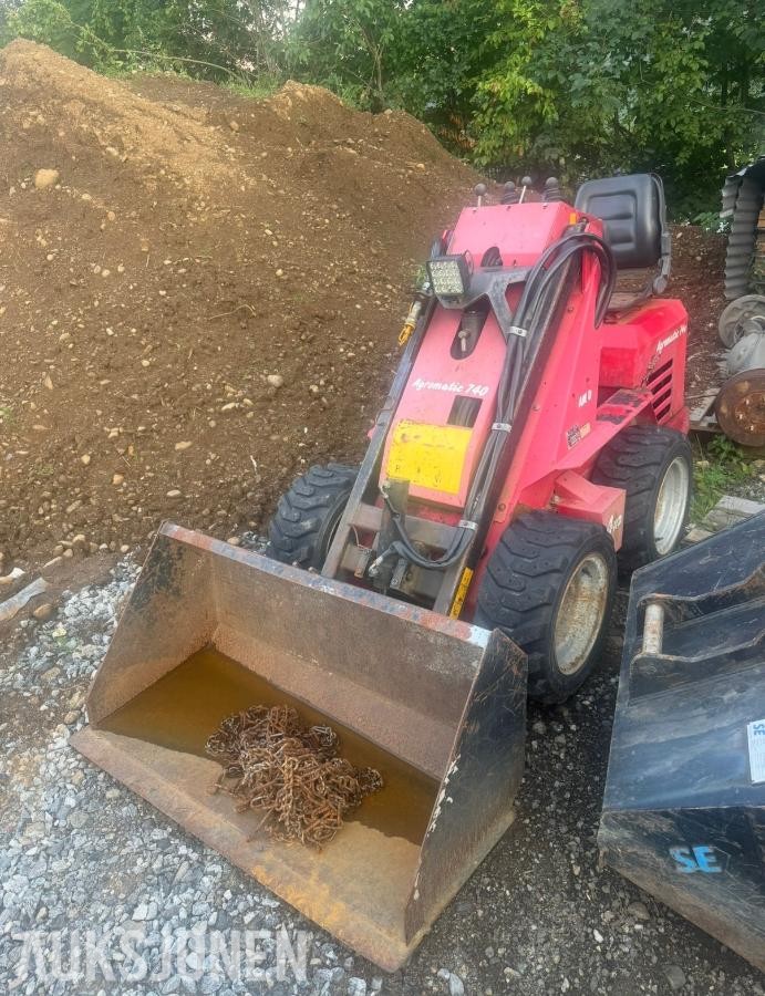 agromatic 740 minilaster, med skuffe og gafler 