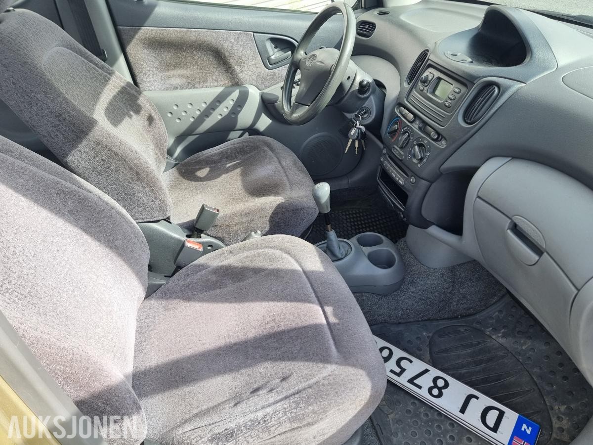 2000 Toyota YARIS VERSO 1.3-86, 330000km