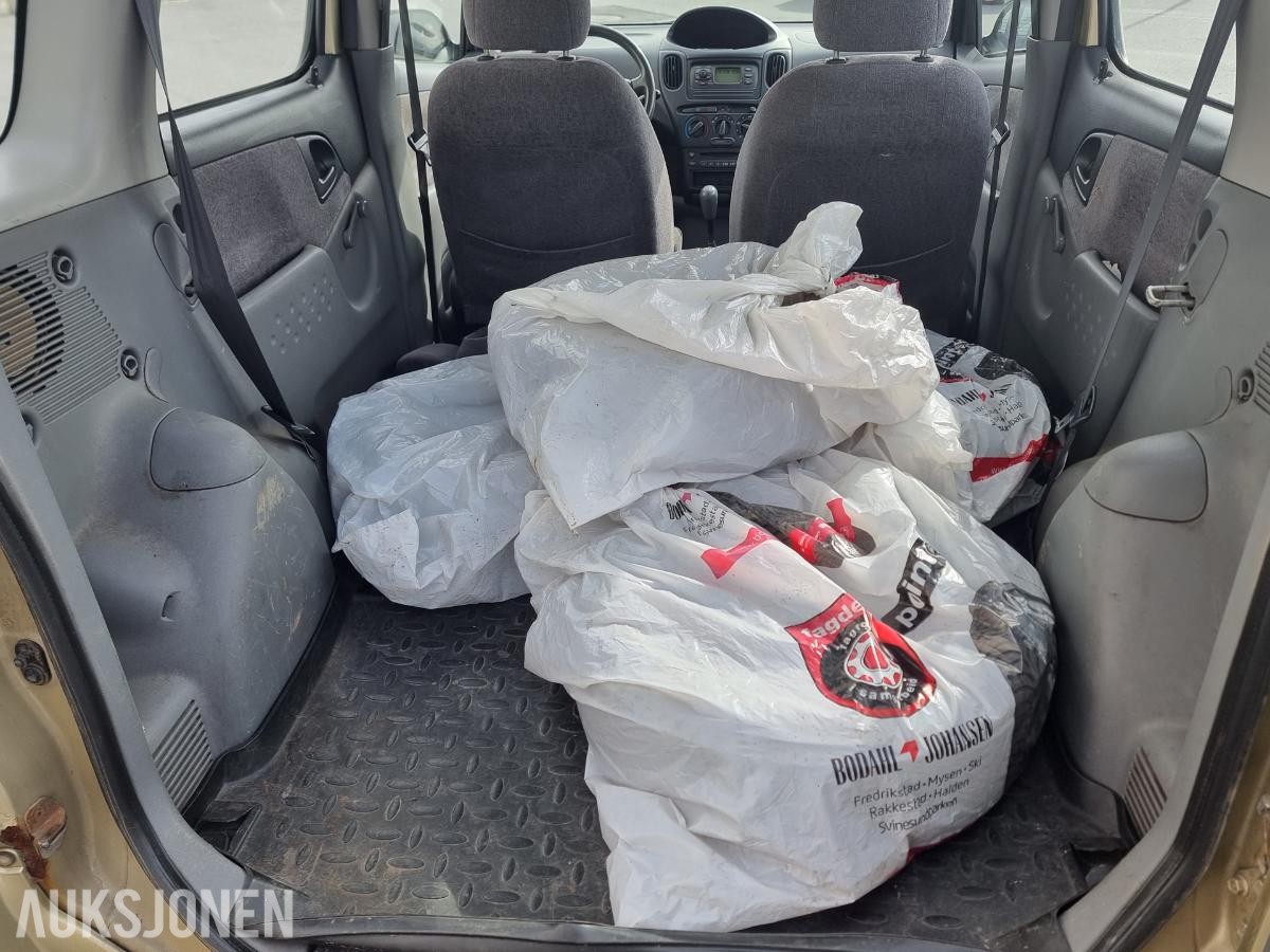 2000 Toyota YARIS VERSO 1.3-86, 330000km