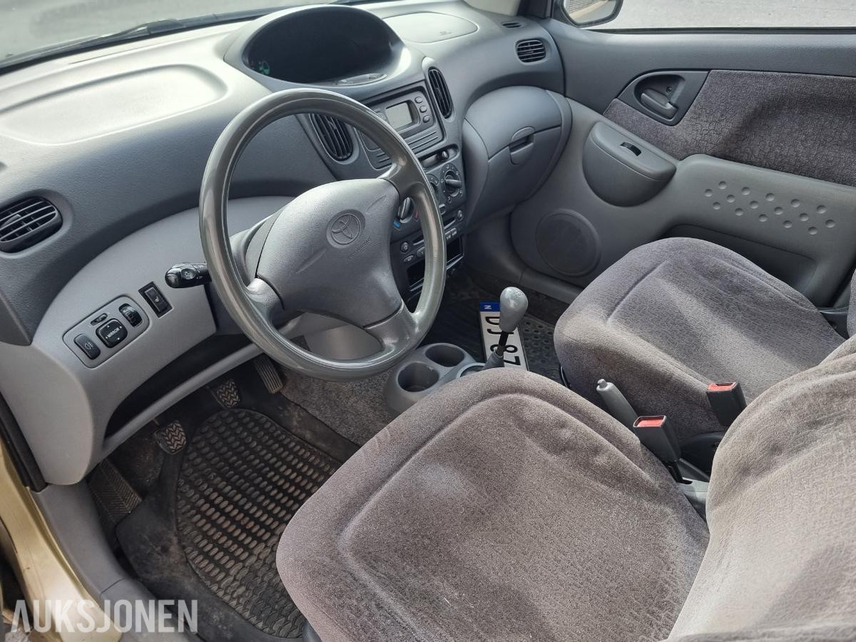 2000 Toyota YARIS VERSO 1.3-86, 330000km