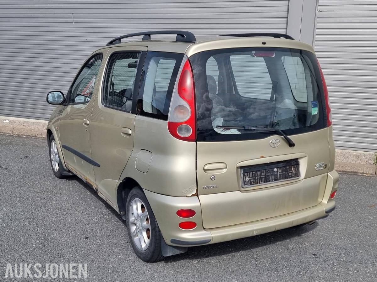 2000 Toyota YARIS VERSO 1.3-86, 330000km