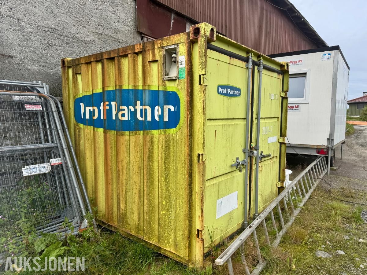 Container – 240 × 220 × 220 cm