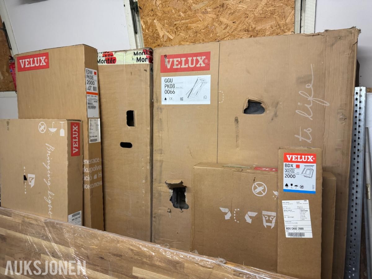 2 stk. VELUX Vinduer 94 × 140 cm med inndekning
