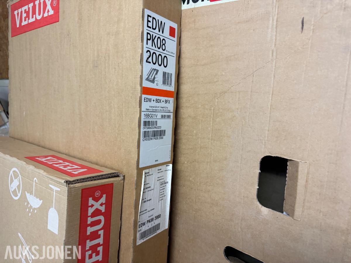 2 stk. VELUX Vinduer 94 × 140 cm med inndekning