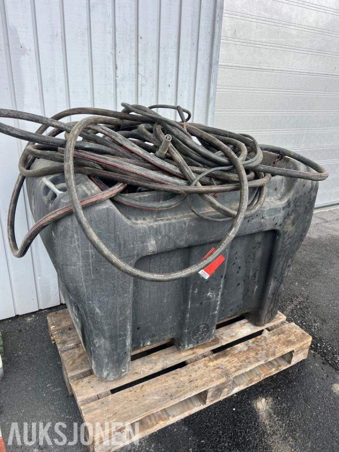 Dieseltank Ca 400 liter Med pumpe - ingen minstepris