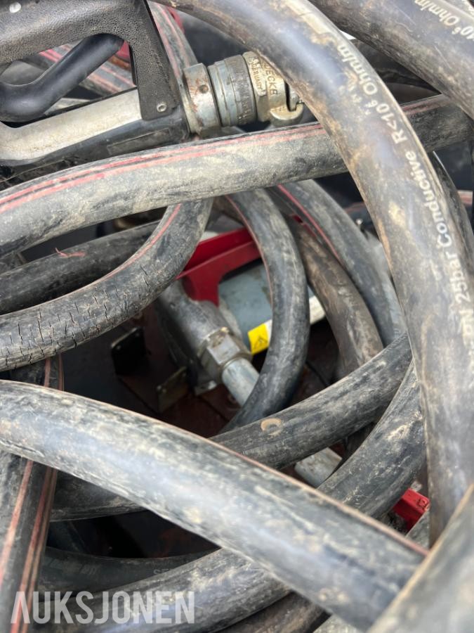 Dieseltank Ca 400 liter Med pumpe - ingen minstepris