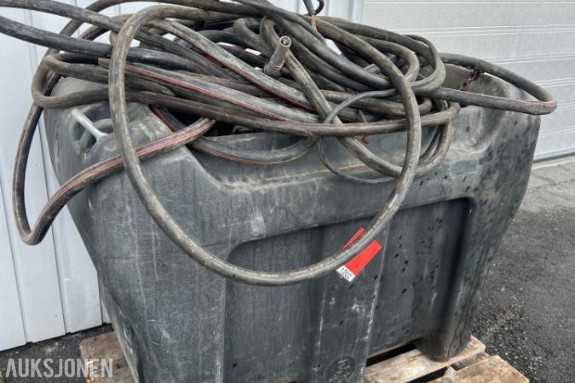 Dieseltank Ca 400 liter Med pumpe - ingen minstepris