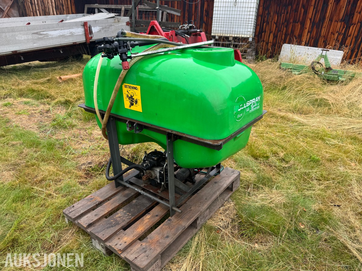 400 liters PTO-drevet traktorsprøyte med 3-punktsfeste Comet BP 60/20 pumpe