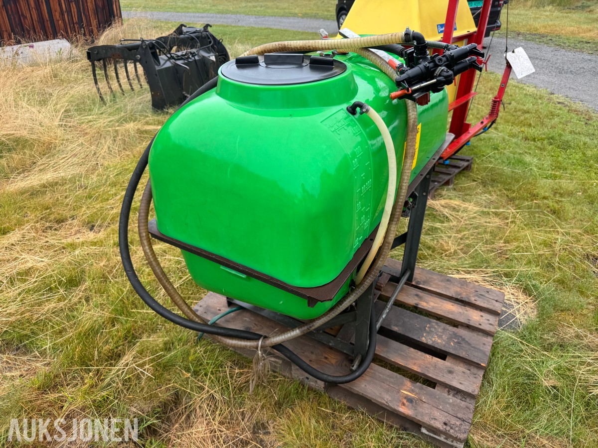 400 liters PTO-drevet traktorsprøyte med 3-punktsfeste Comet BP 60/20 pumpe