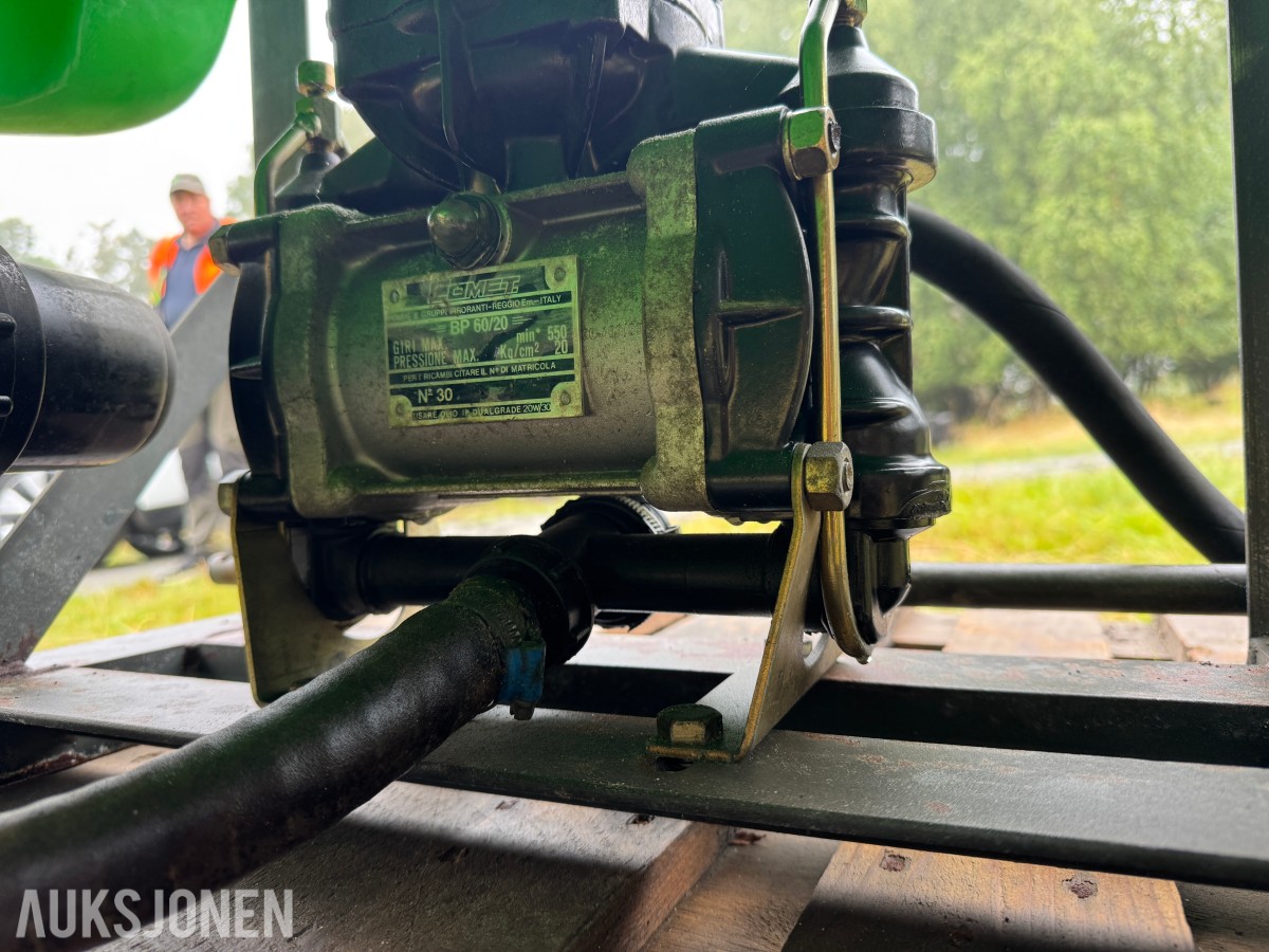 400 liters PTO-drevet traktorsprøyte med 3-punktsfeste Comet BP 60/20 pumpe