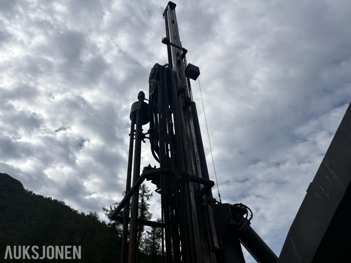 2019 Epiroc t40 borerigg med hytte