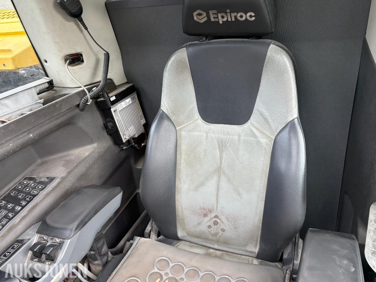 2019 Epiroc t40 borerigg med hytte
