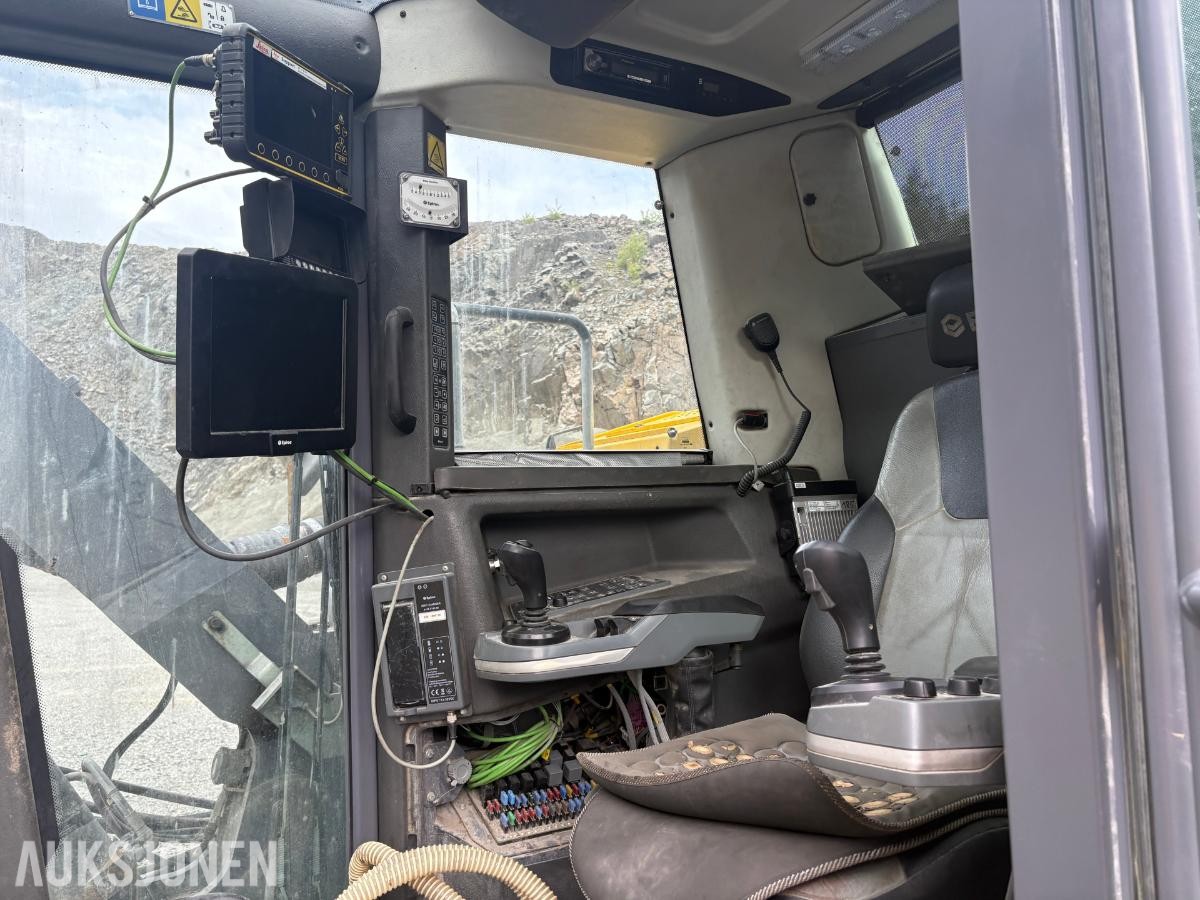 2019 Epiroc t40 borerigg med hytte
